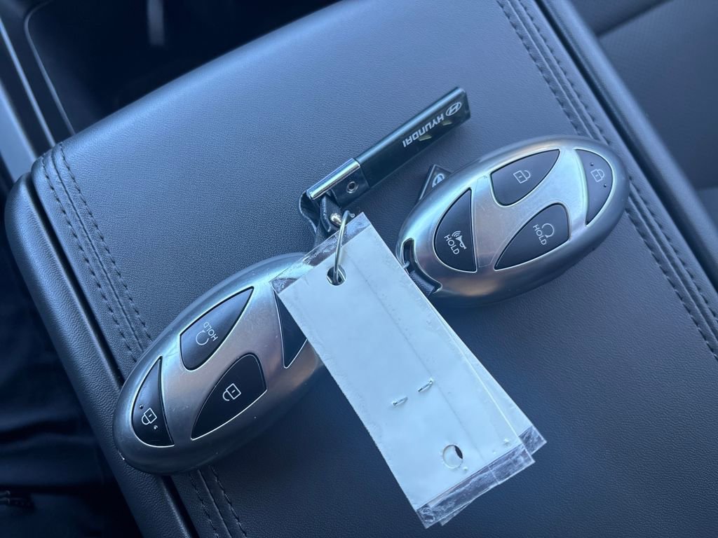 Used 2025 Hyundai Santa Fe XRT image 18