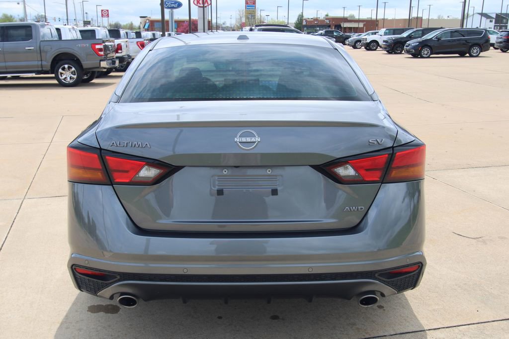 Used 2024 Nissan Altima 2.5 SV w/ SV Premium Package AWD/4WD image 15