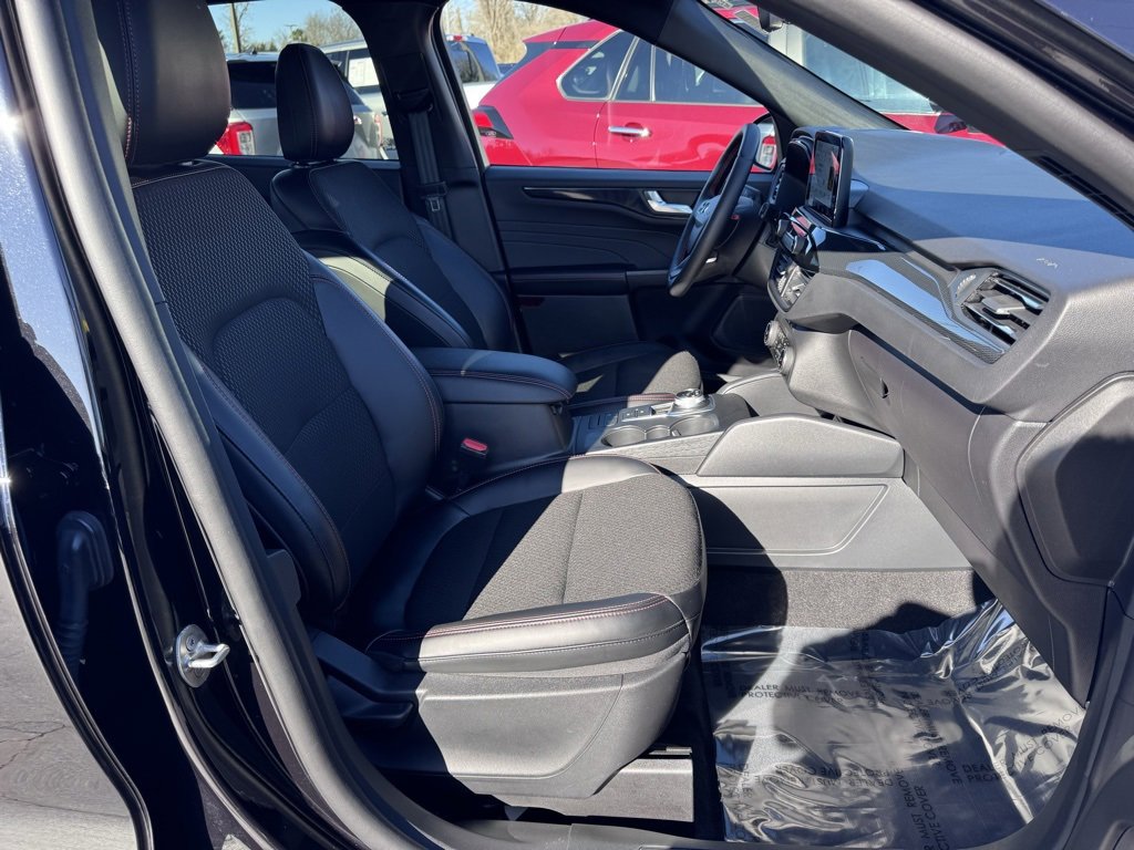 Used 2025 Ford Escape ST-Line Select image 22