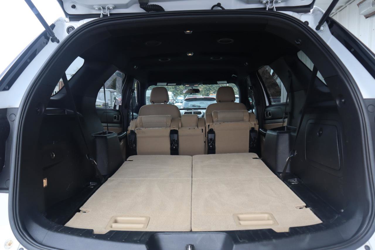 Used 2017 Ford Explorer XLT image 48