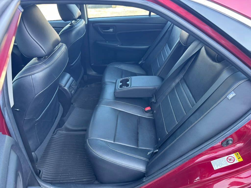Used 2017 Toyota Camry XLE w/ Convenience Package FWD image 21