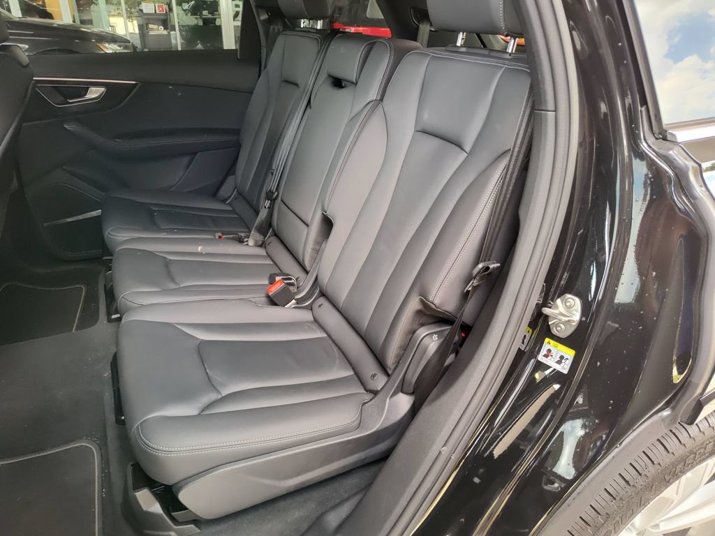 Used 2025 Audi Q7 3.0T Premium Plus AWD/4WD image 36
