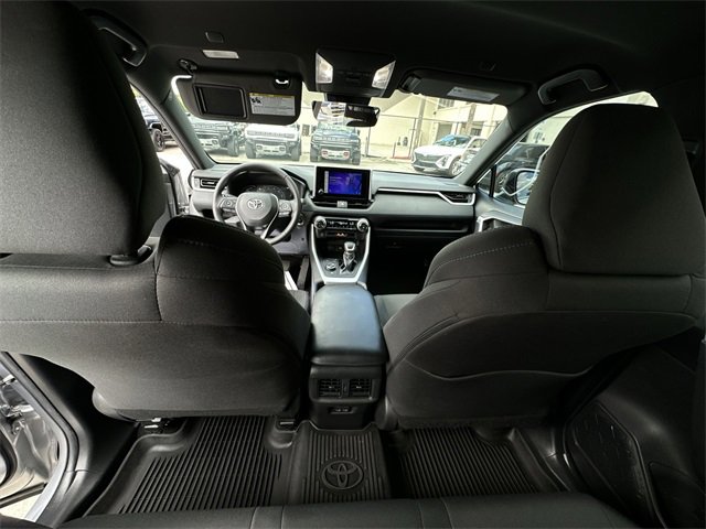 Used 2024 Toyota RAV4 SE image 30