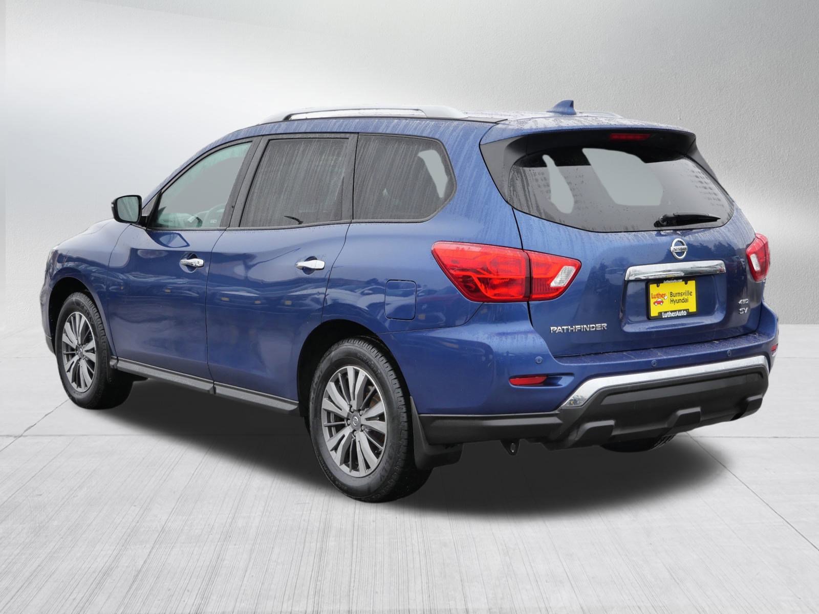 Used 2019 Nissan Pathfinder SV image 5