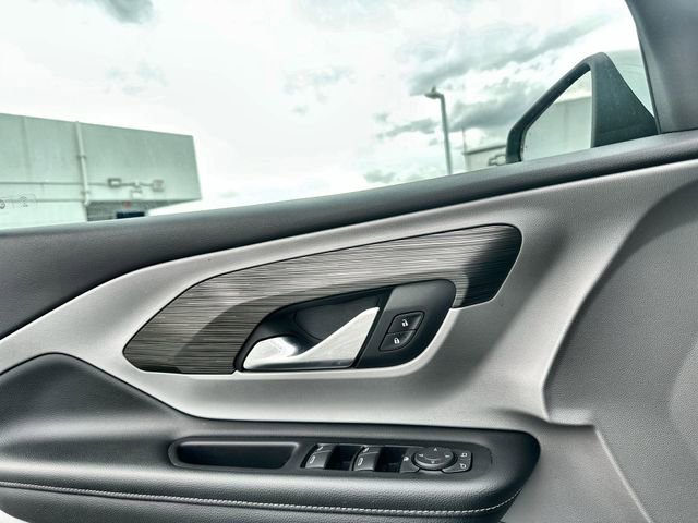 Used 2024 GMC Terrain SLE image 15