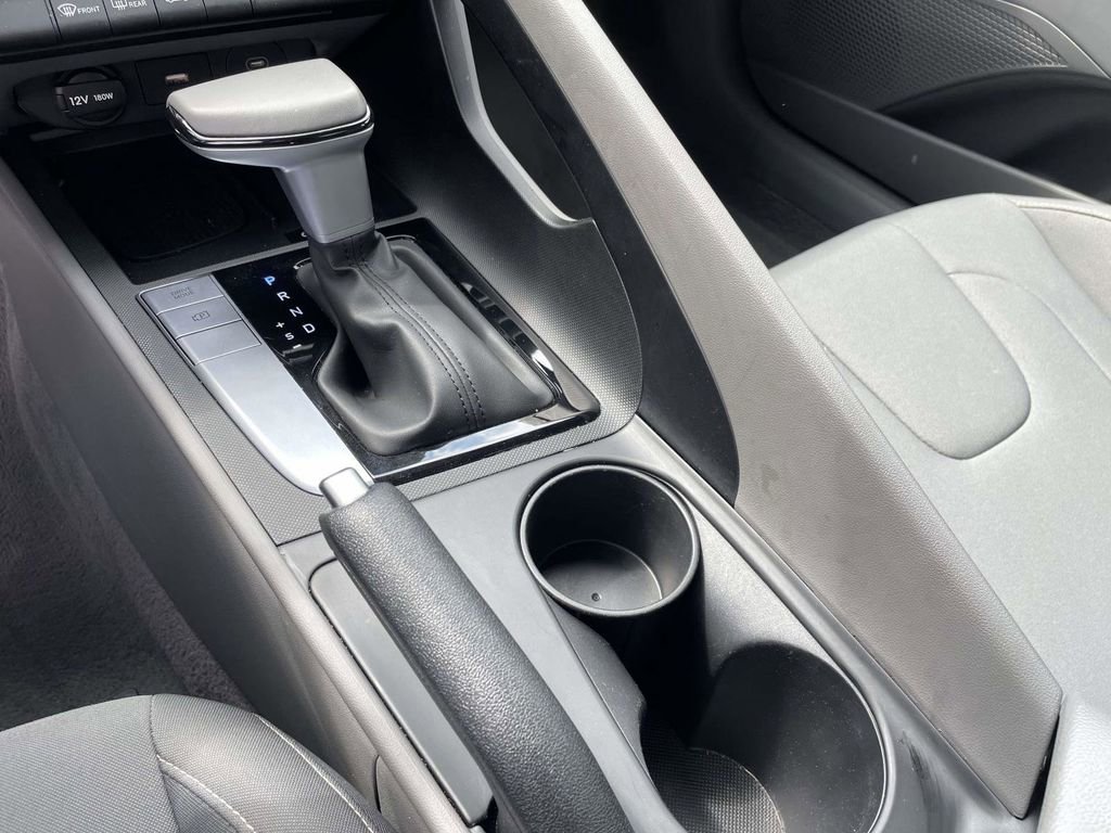 Certified 2025 Hyundai Elantra Sport FWD image 18