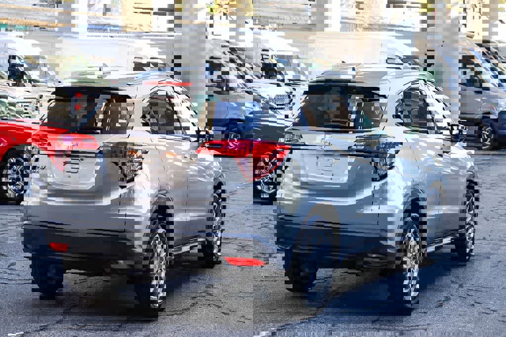 Used 2017 Honda HR-V EX-L image 4