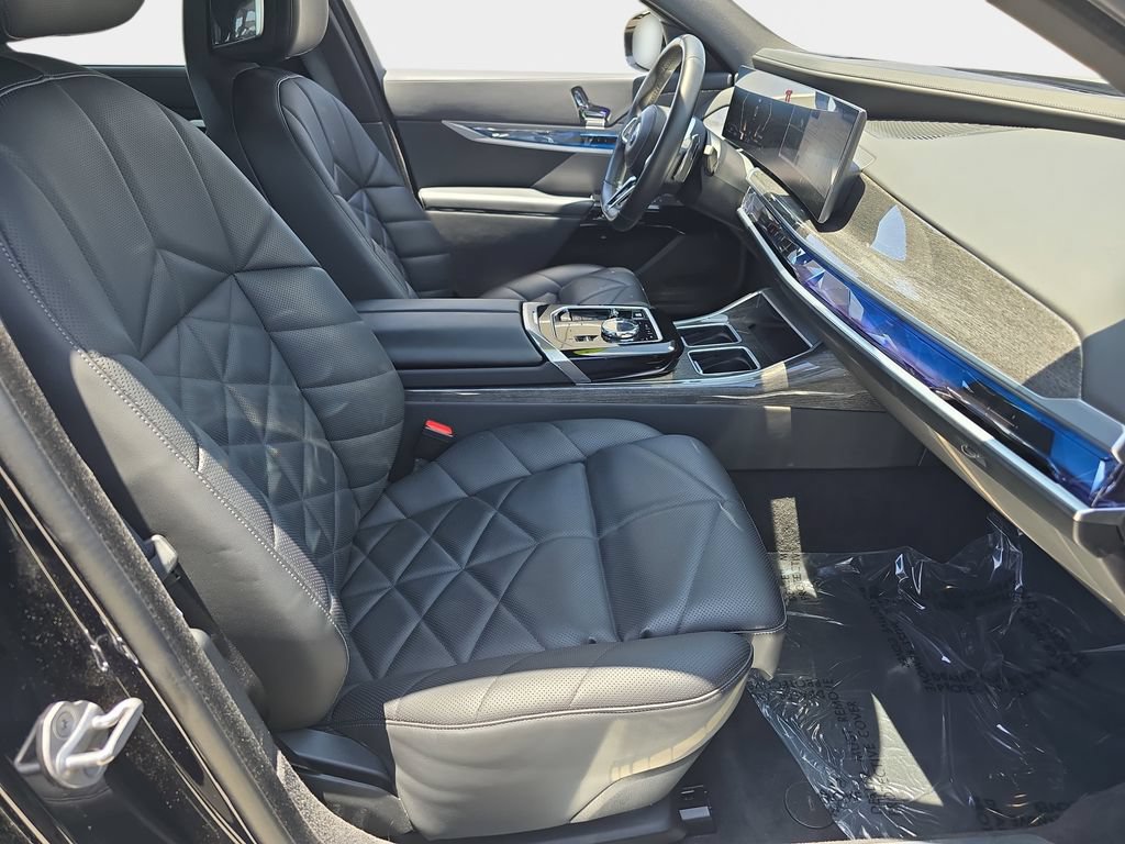Used 2023 BMW 740i RWD image 12