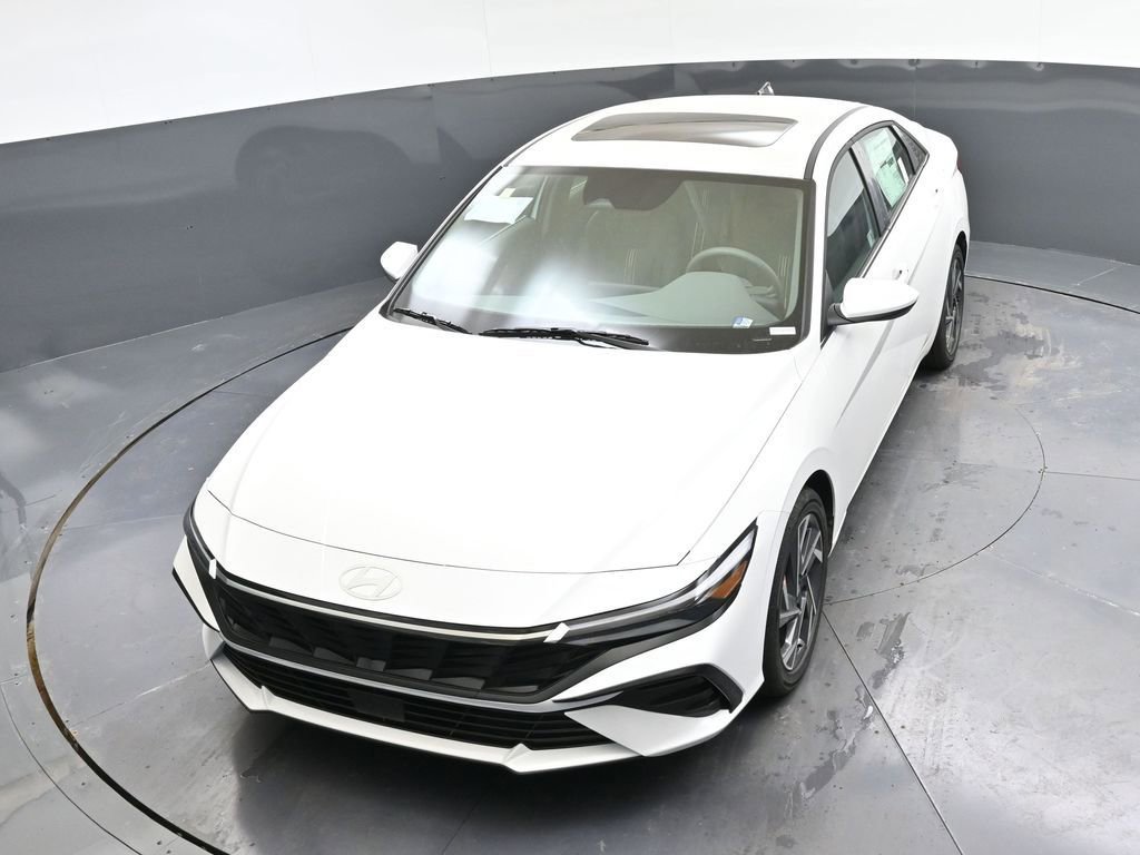 Certified 2025 Hyundai Elantra SEL image 35