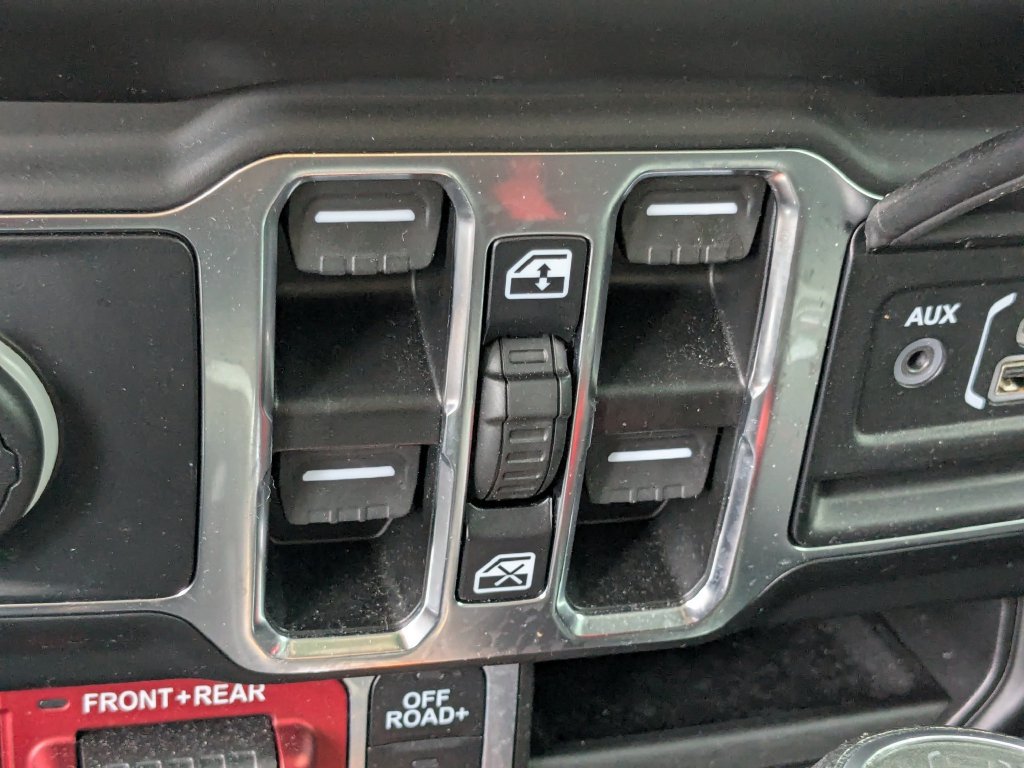 Used 2023 Jeep Gladiator Rubicon w/ LED Lighting Group AWD/4WD image 8