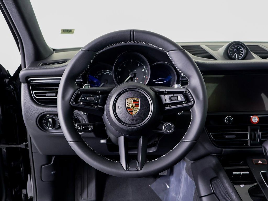 Certified 2025 Porsche Macan Turbo AWD/4WD image 10