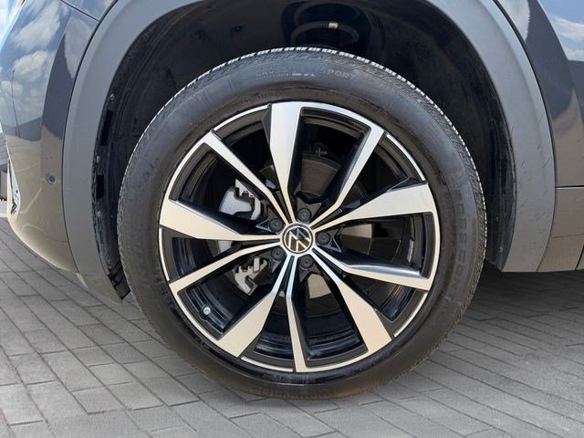 Used 2025 Volkswagen Atlas Cross Sport SEL Premium R-Line AWD/4WD image 9
