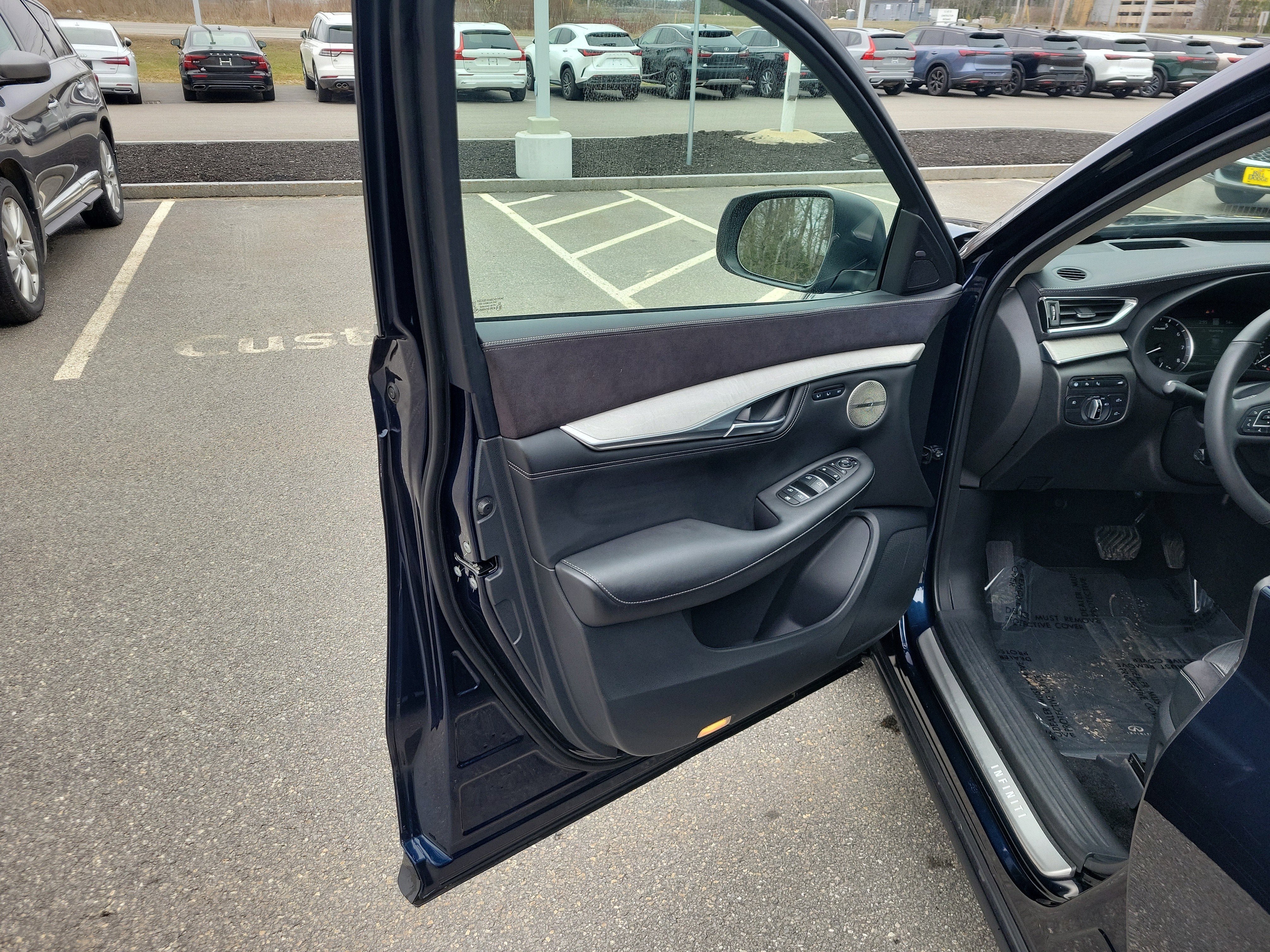 Used 2023 INFINITI QX50 Sensory AWD/4WD image 17