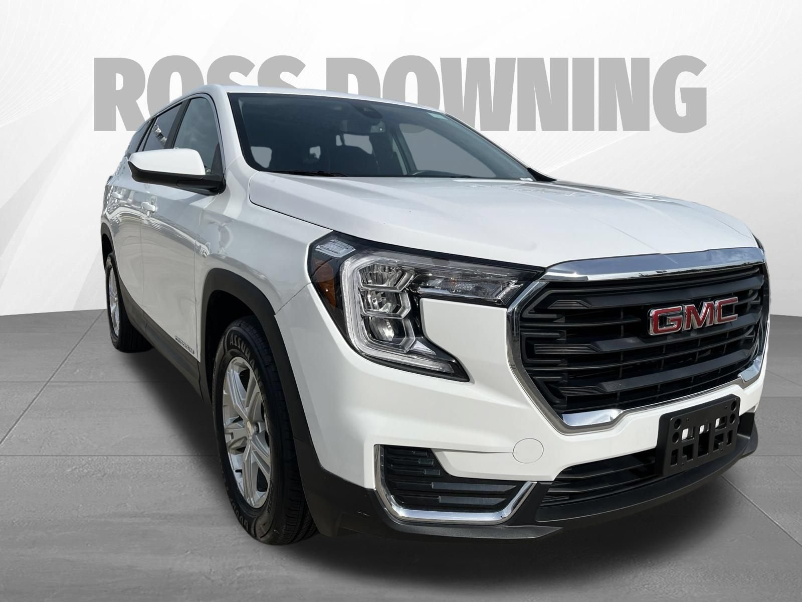 Used 2024 GMC Terrain SLE FWD image 3