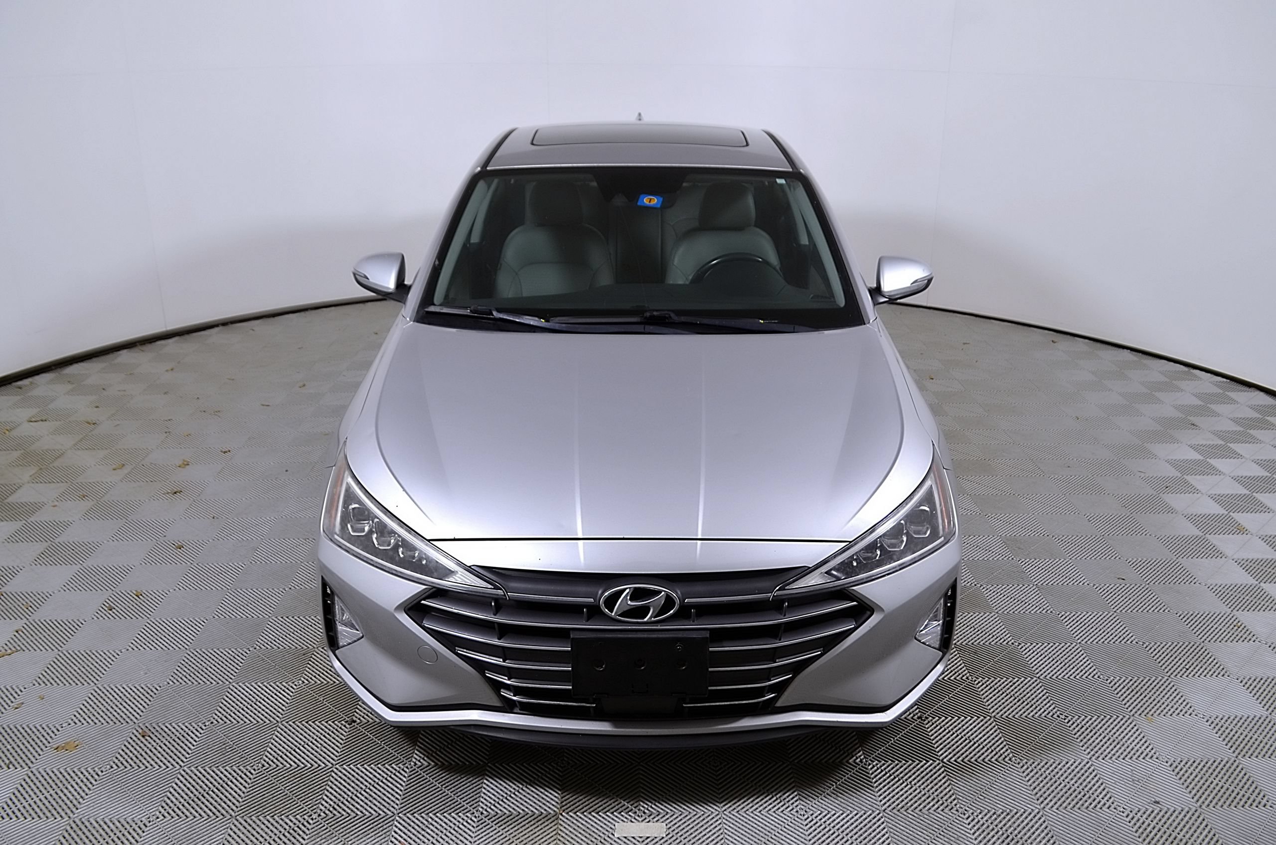 Used 2020 Hyundai Elantra Limited w/ Ultimate Package 03 FWD image 4