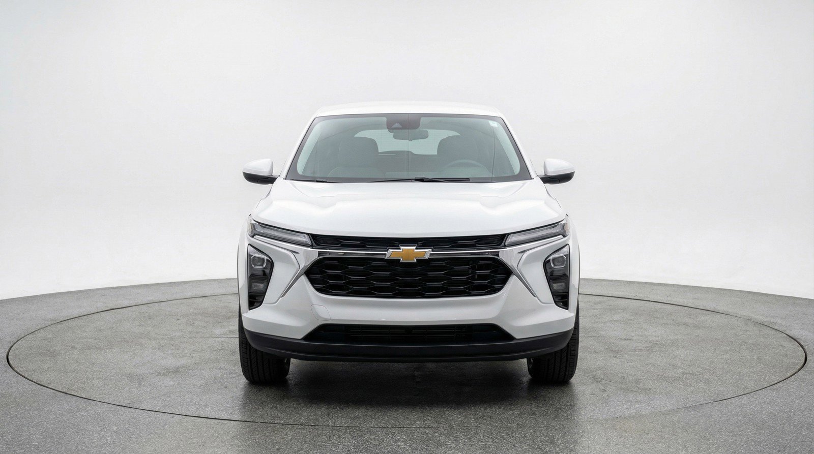 Used 2025 Chevrolet Trax LT w/ LT Convenience Package image 2