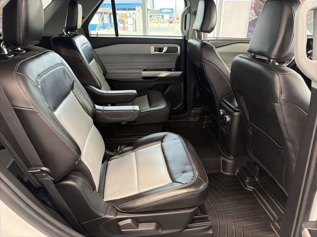Used 2023 Ford Explorer XLT w/ Equipment Group 202A image 11