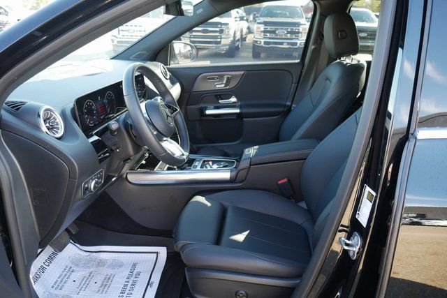 Used 2025 Mercedes-Benz GLA 250 4MATIC image 2