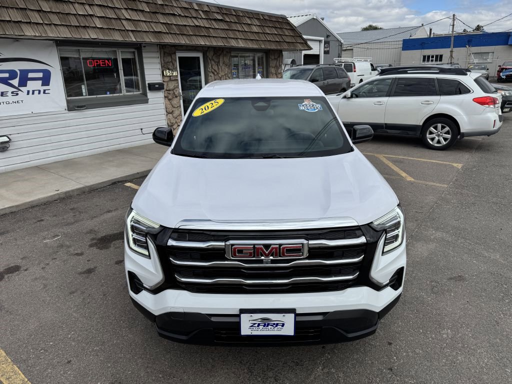 Used 2025 GMC Terrain Elevation image 10