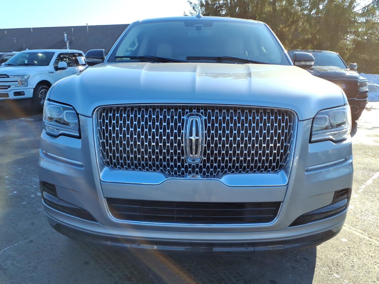 Certified 2024 Lincoln Navigator L Reserve image 2
