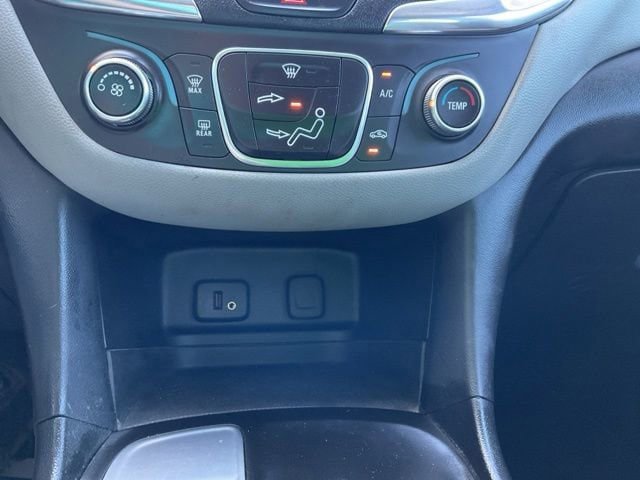 Used 2018 Chevrolet Equinox LS w/ LPO, Protection Package FWD image 29