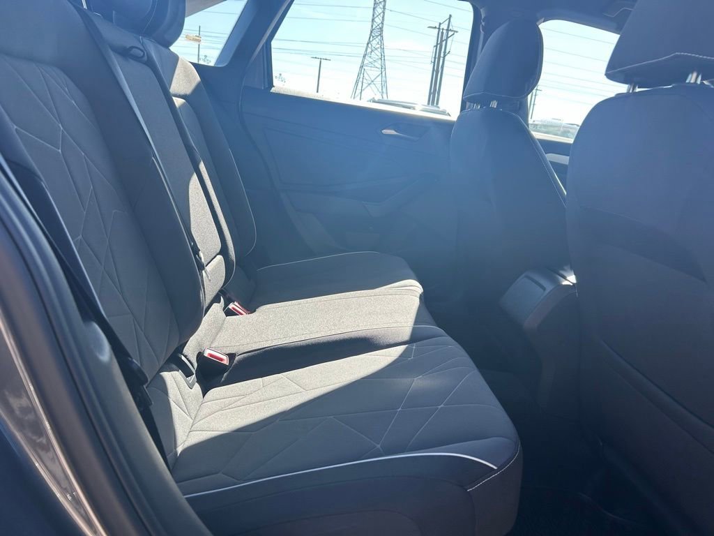 Used 2025 Volkswagen Jetta Sport image 40