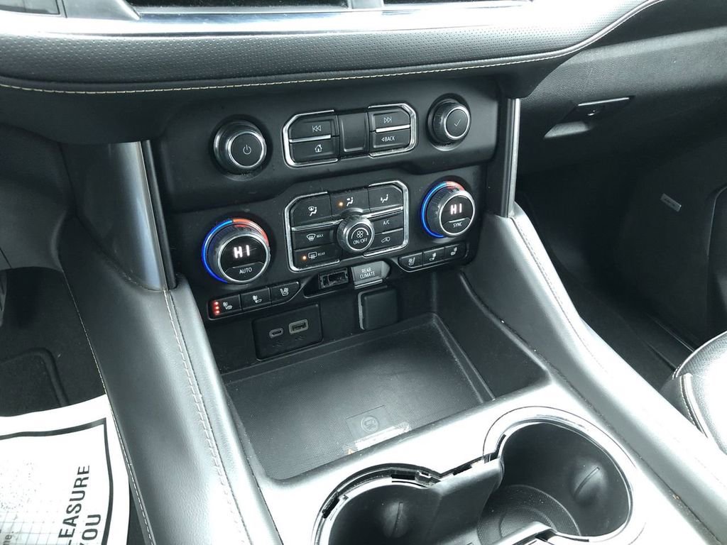 Used 2023 Chevrolet Suburban Premier image 23