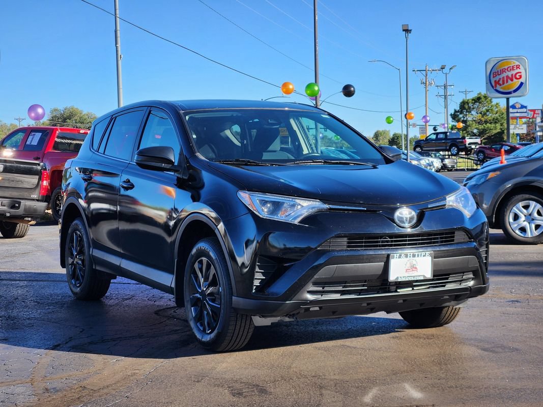 Used 2018 Toyota RAV4 LE w/ All Weather Liner Package AWD/4WD image 5