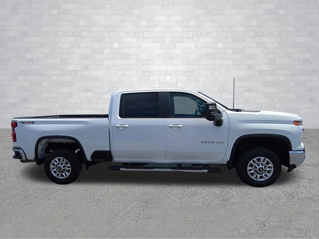 Used 2025 Chevrolet Silverado 2500 LT w/ Convenience Package AWD/4WD image 3