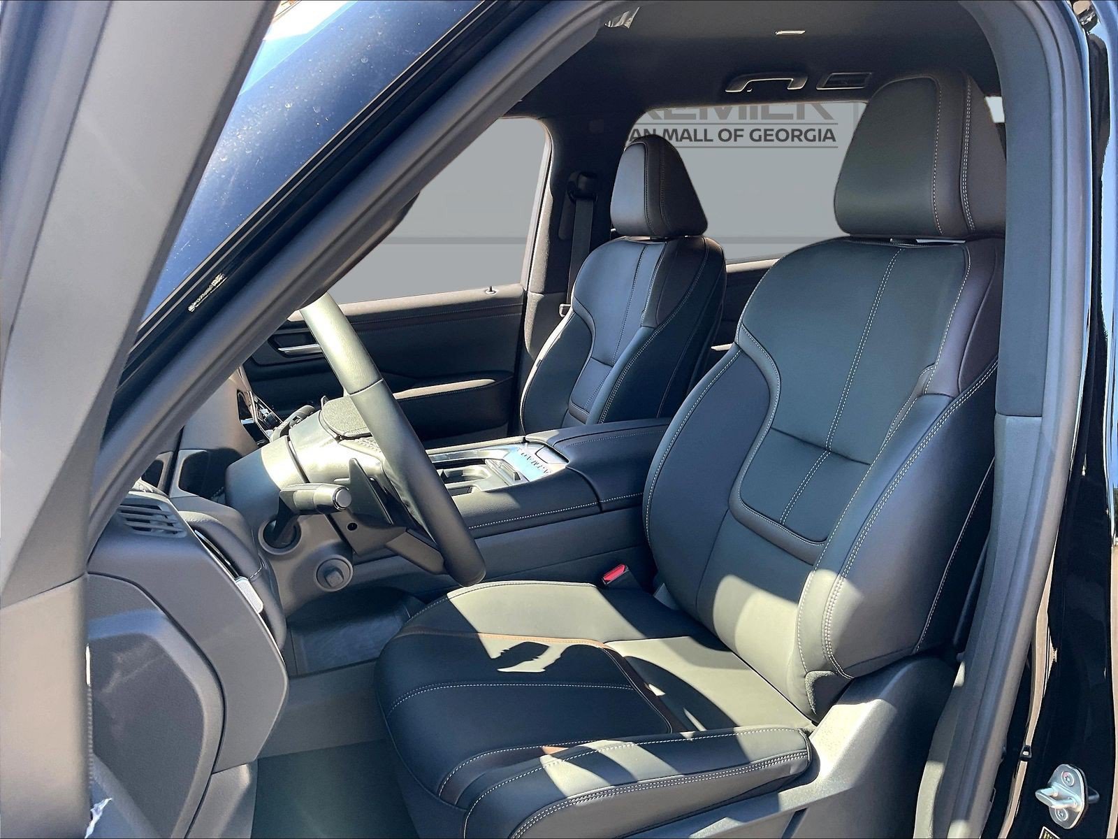 New 2026 Nissan Armada SL w/ Captain's Chari Seat Package AWD/4WD image 9