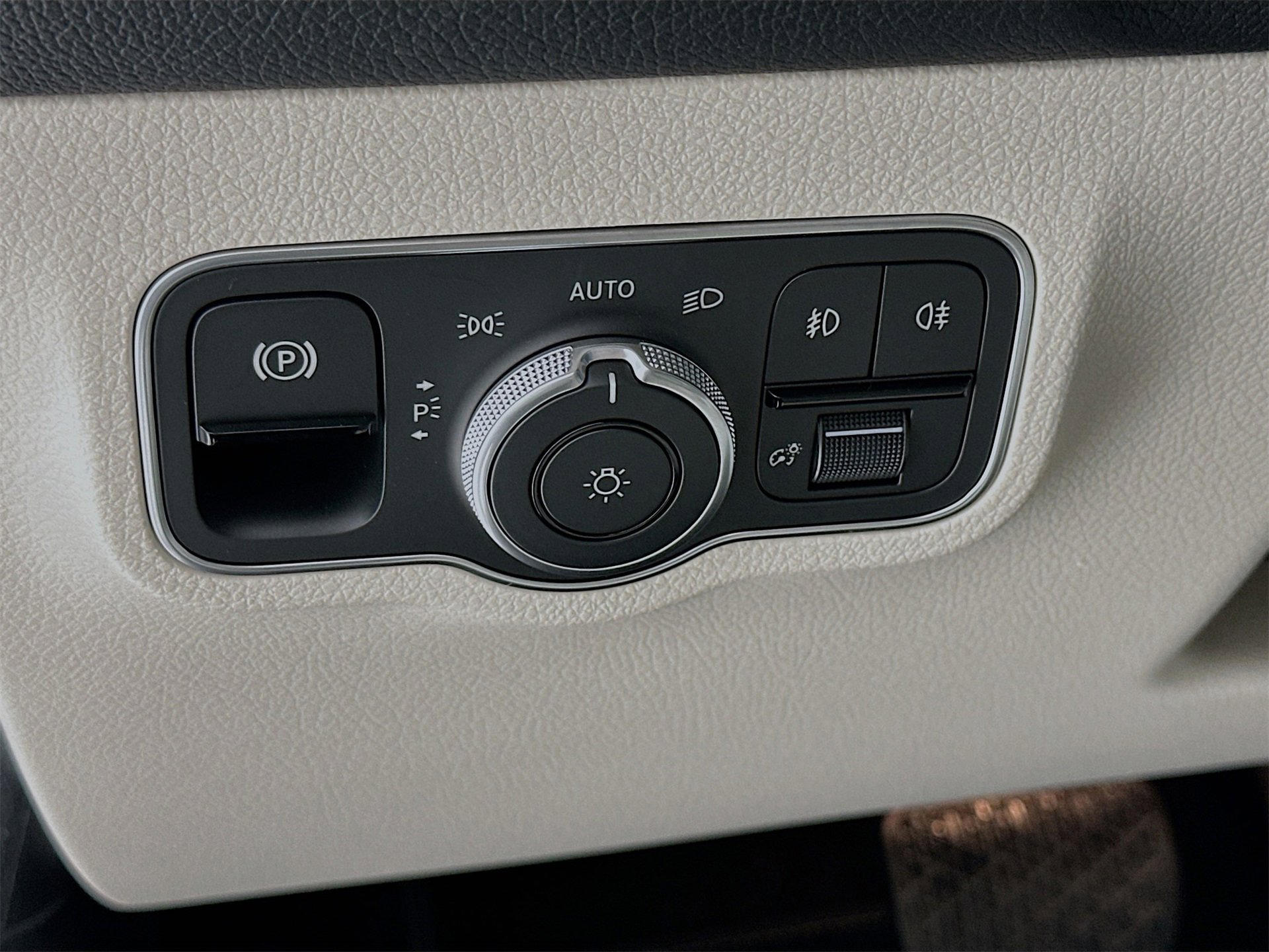 New 2026 Mercedes-Benz GLB 250 image 11