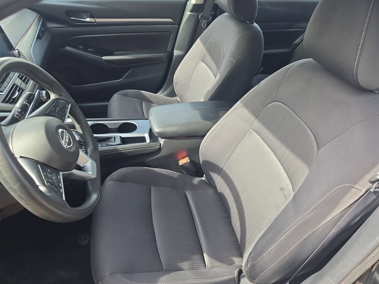 Used 2023 Nissan Altima 2.5 SV FWD image 16