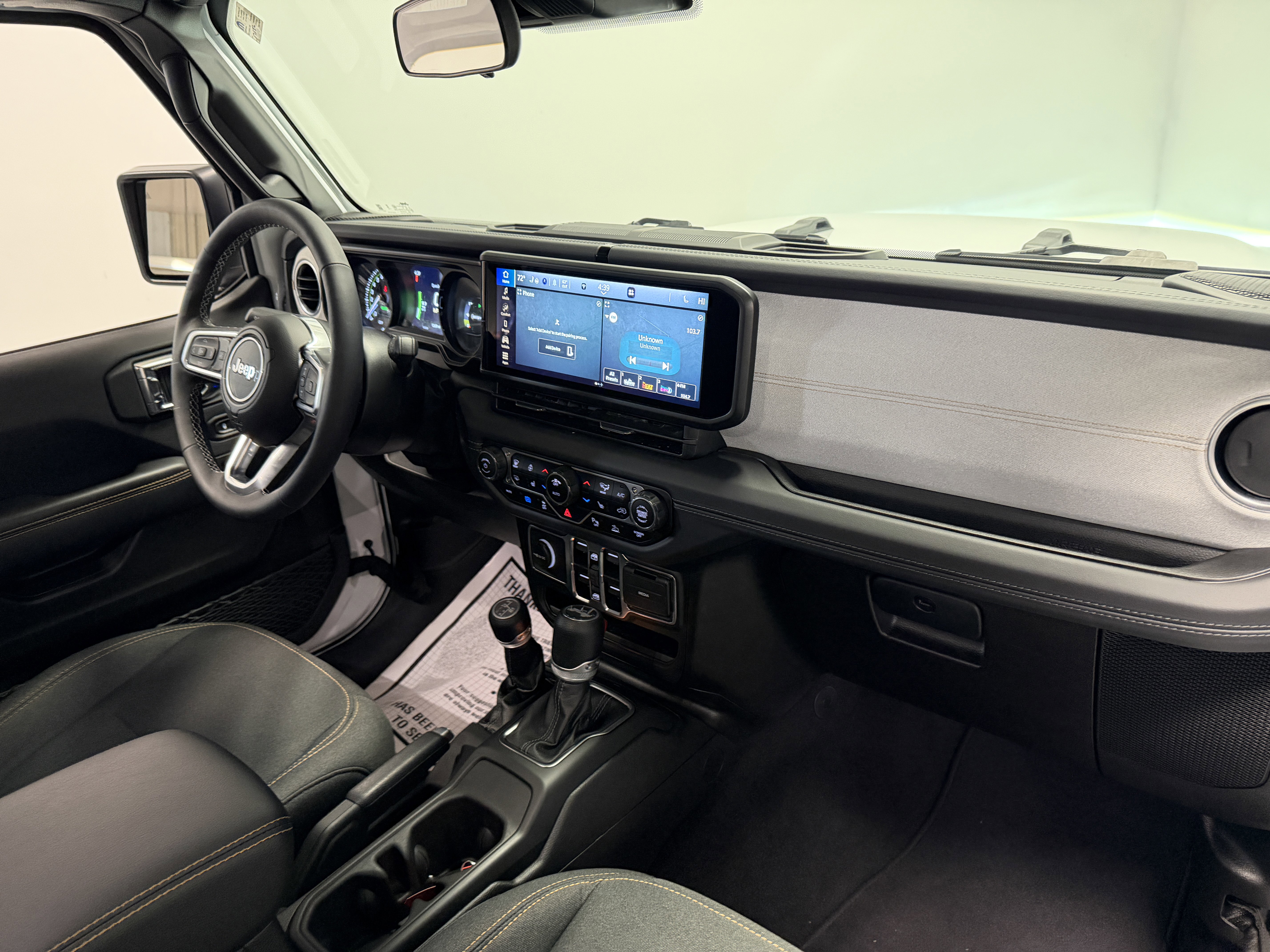 Used 2025 Jeep Wrangler Sahara 4xe w/ Safety Group image 22