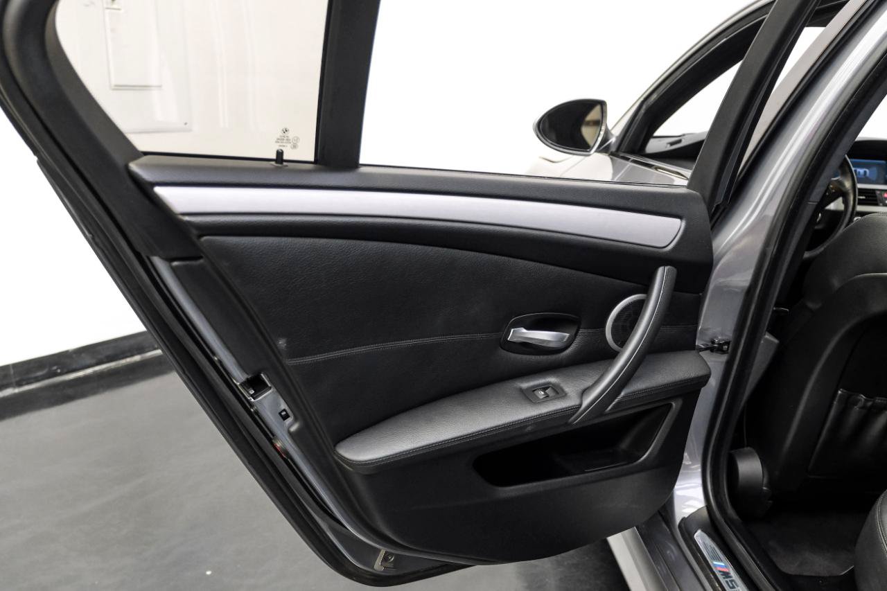 Used 2010 BMW M5 RWD image 40