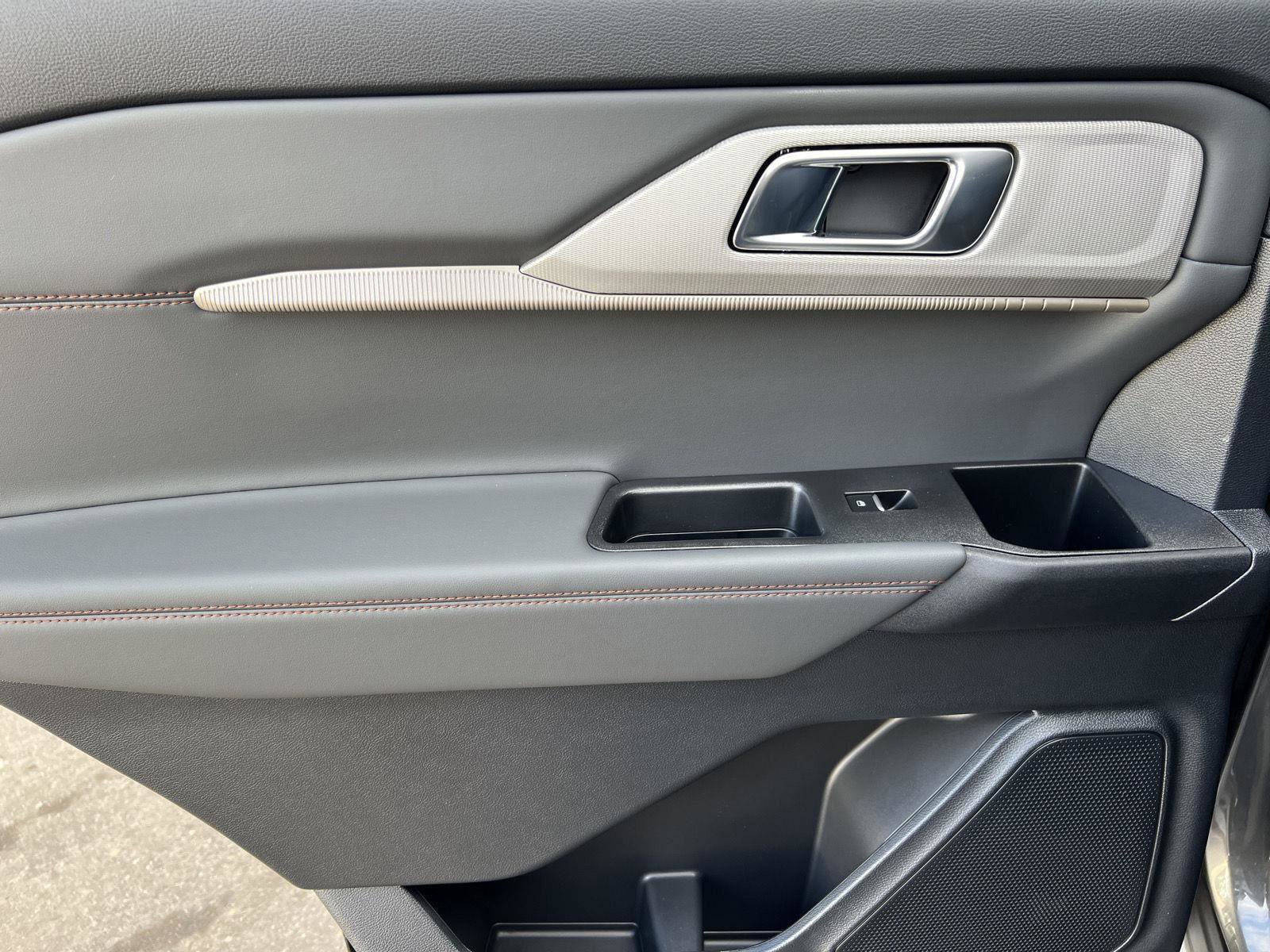 New 2026 Ford Explorer Active AWD/4WD image 9