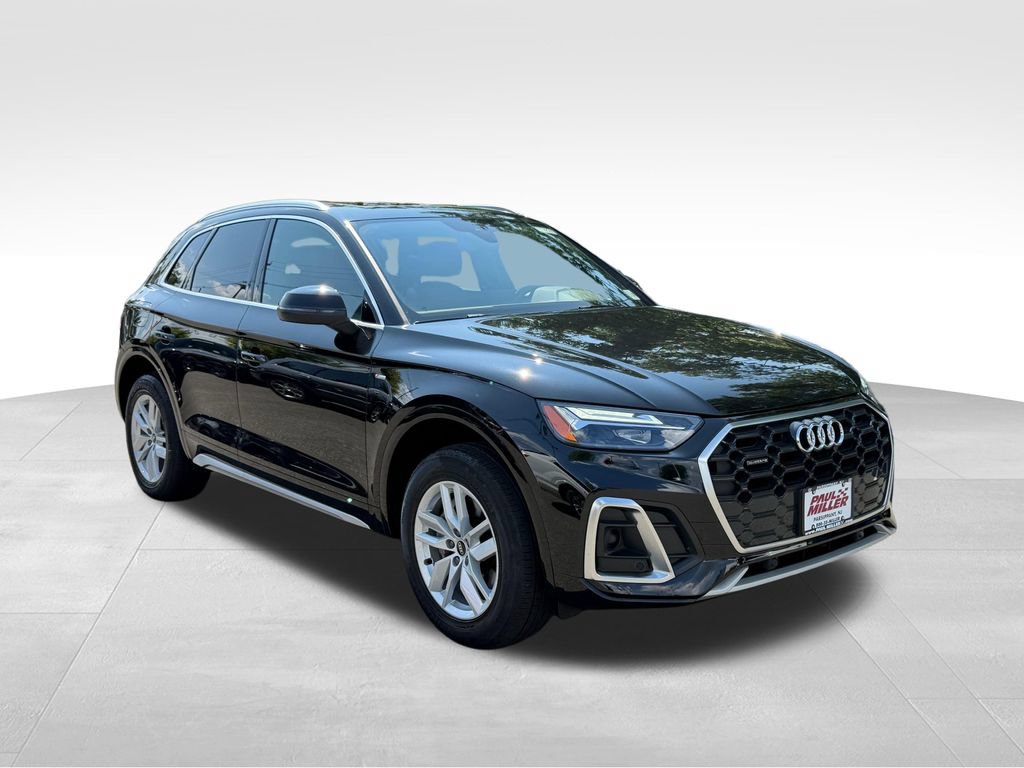 Used 2023 Audi Q5 2.0T Premium w/ Convenience Package AWD/4WD image 3