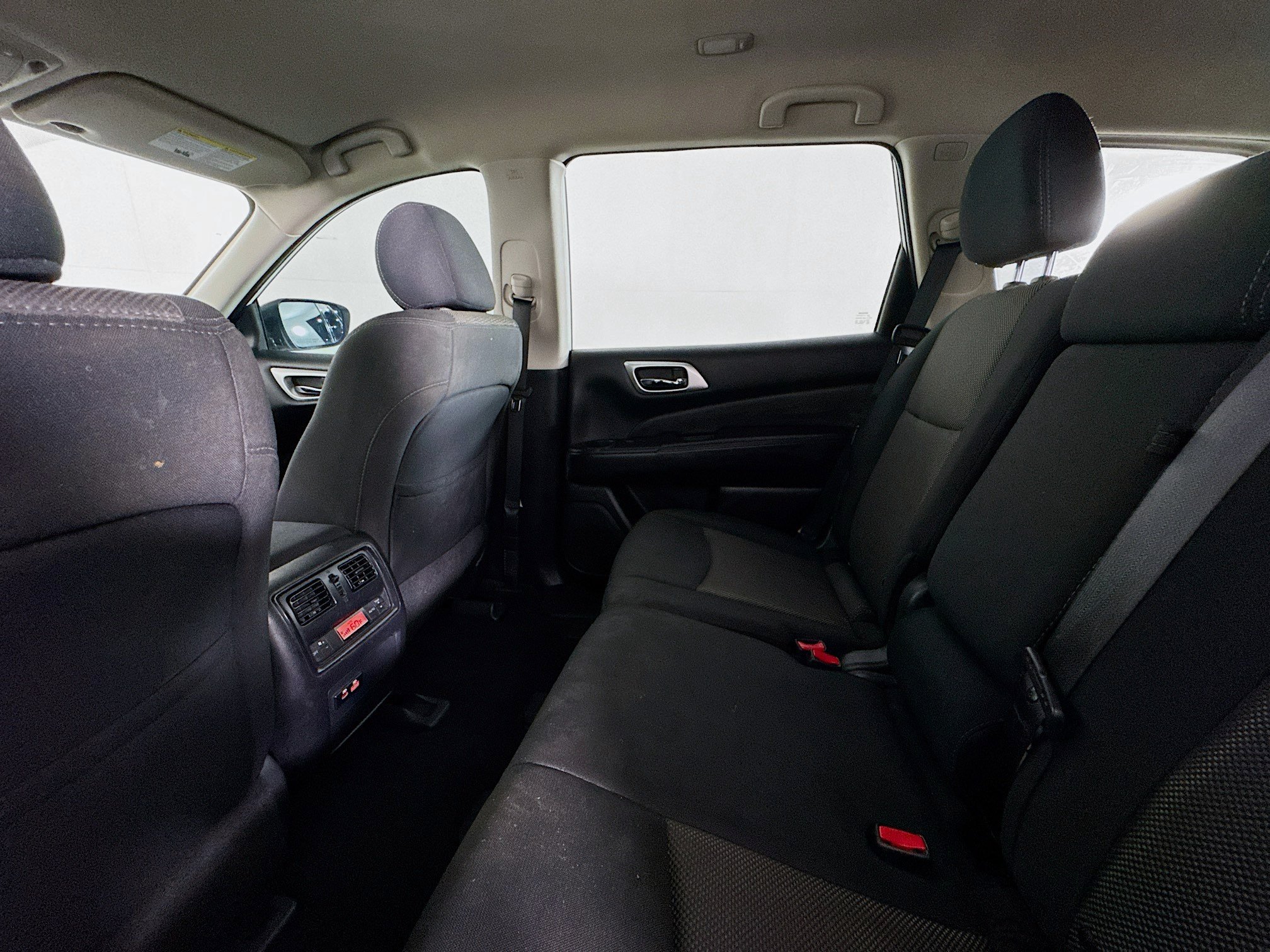Used 2020 Nissan Pathfinder S AWD/4WD image 23