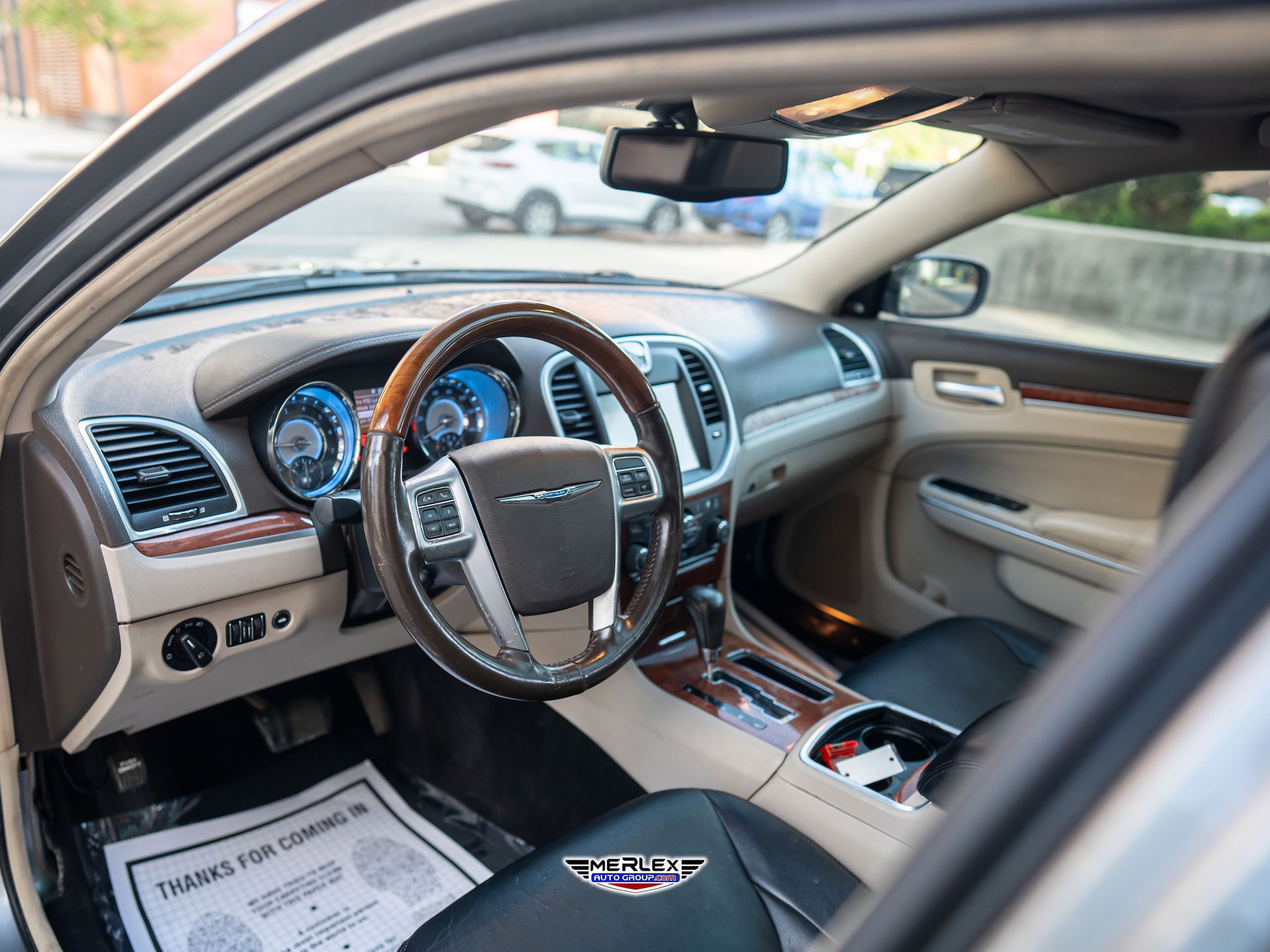 Used 2011 Chrysler 300 Limited w/ Luxury Group RWD image 13
