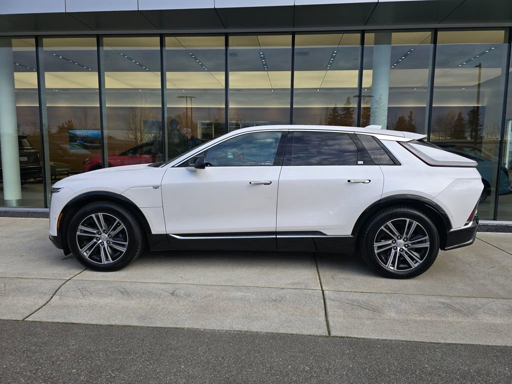 Certified 2024 Cadillac Lyriq Luxury w/ LPO, Floor Liner Package image 2