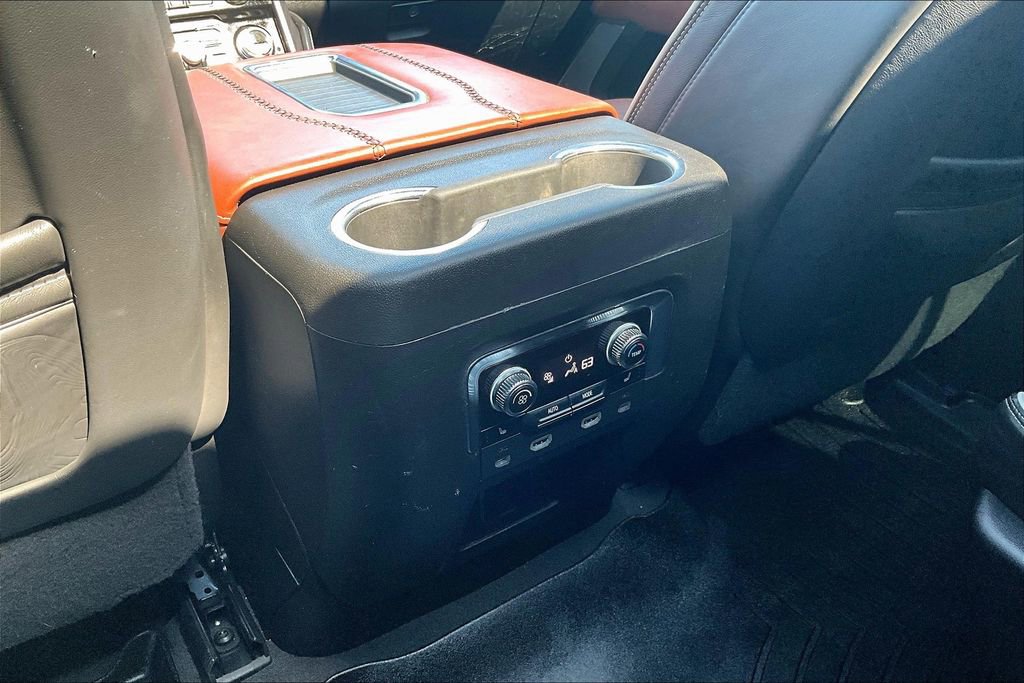 Used 2023 GMC Yukon Denali Ultimate image 32