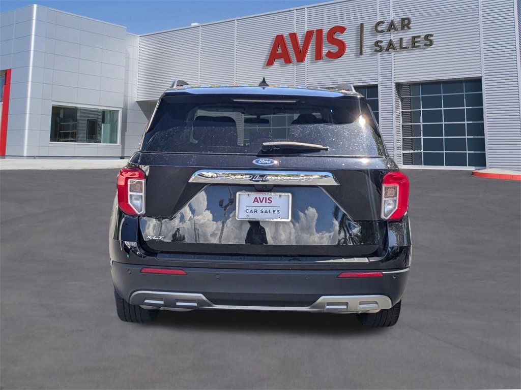 Used 2024 Ford Explorer XLT w/ Equipment Group 202A image 7