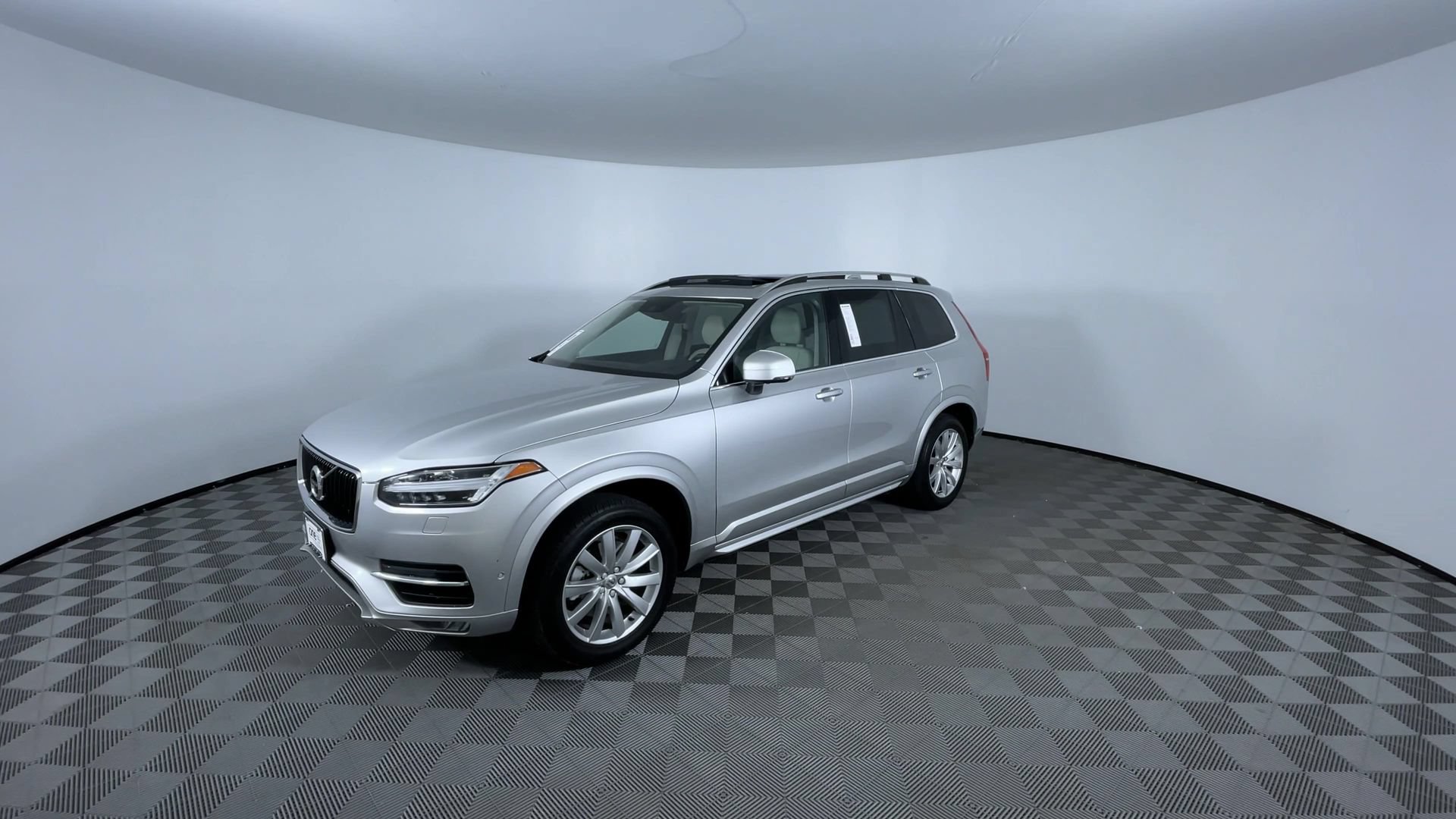Used 2016 Volvo XC90 T6 Momentum AWD/4WD image 4