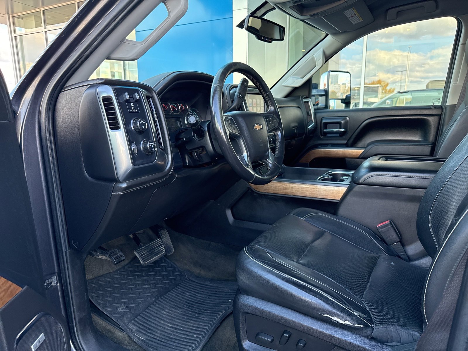 Used 2016 Chevrolet Silverado 2500 LTZ w/ LTZ Plus Package image 17
