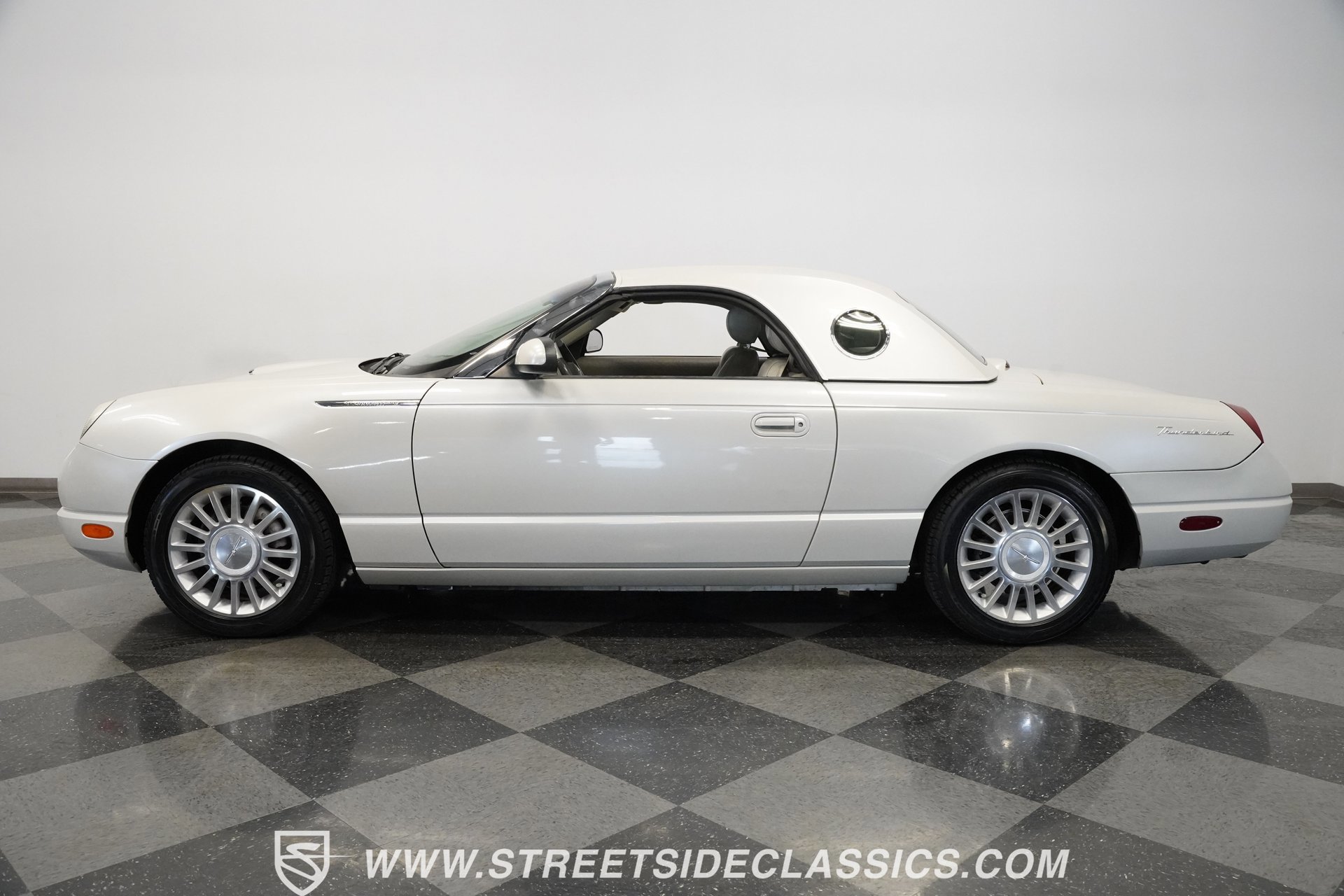 Used 2005 Ford Thunderbird 50th Anniversary image 12