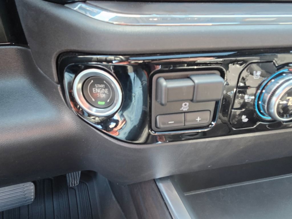 Used 2023 GMC Sierra 1500 SLT w/ SLT Premium Plus Package AWD/4WD image 31