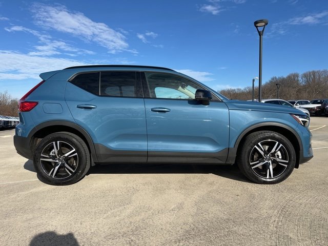Certified 2023 Volvo XC40 B5 Plus image 10