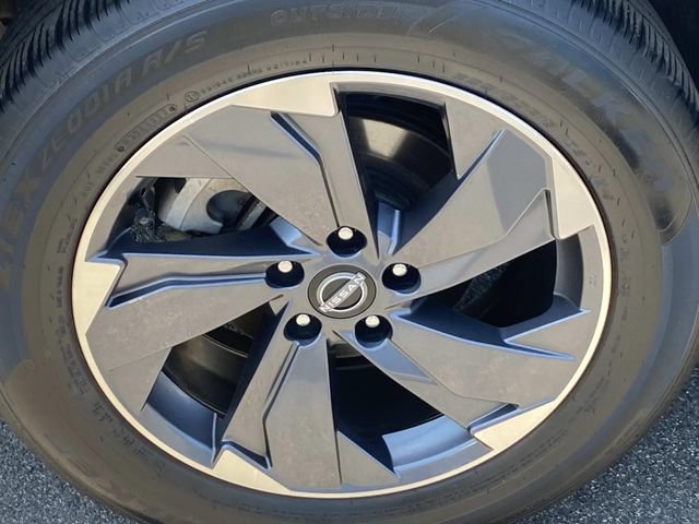 Used 2024 Nissan Rogue SV FWD image 29