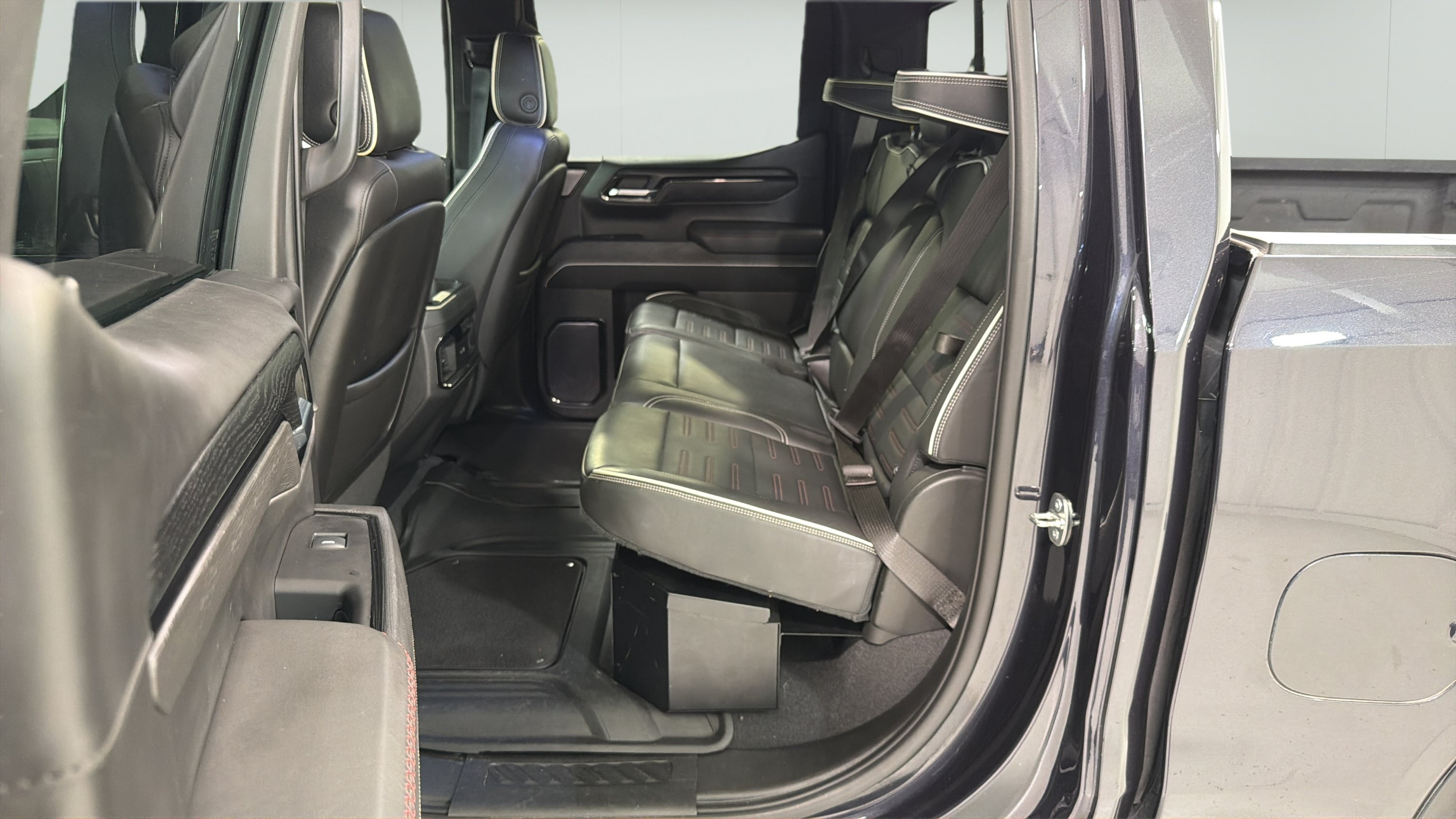 Used 2023 GMC Sierra 1500 AT4X AWD/4WD image 12