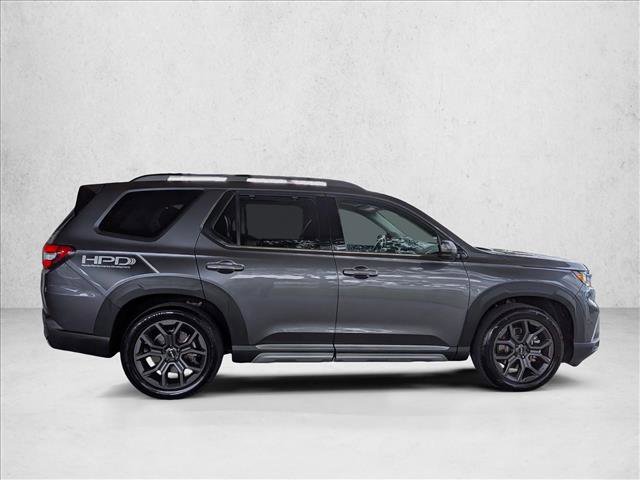 Used 2023 Honda Pilot Touring image 4