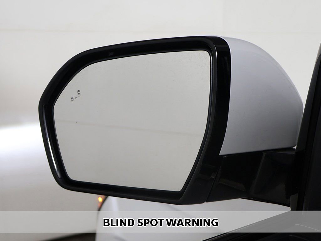 Used 2023 Ford Expedition XLT image 5